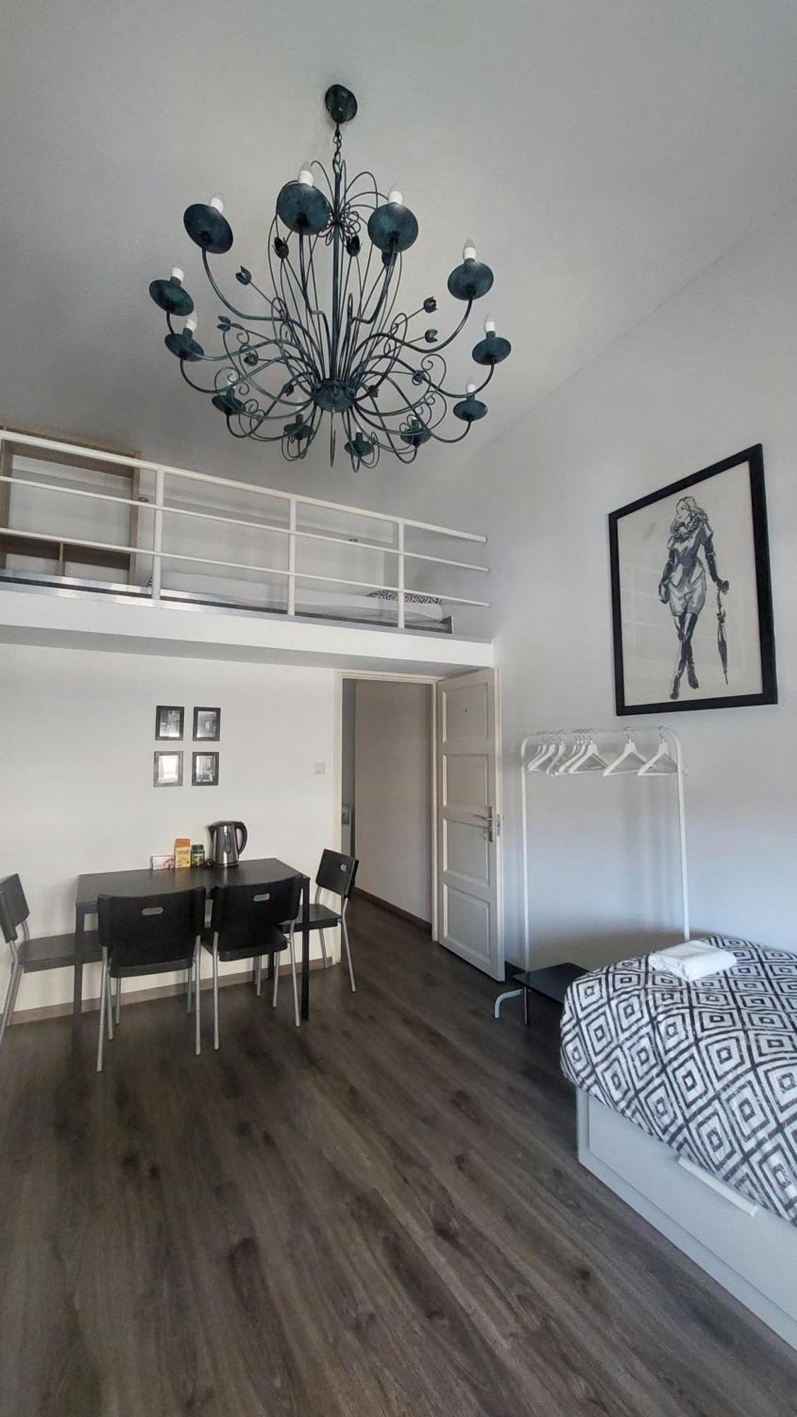 Eleven Apartments Будапеща Стая снимка